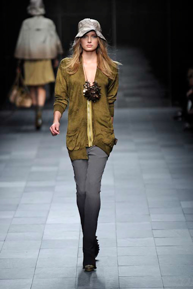 desfile-burberry-milanverao2009rtw-106