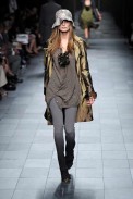 desfile-burberry-milanverao2009rtw-109