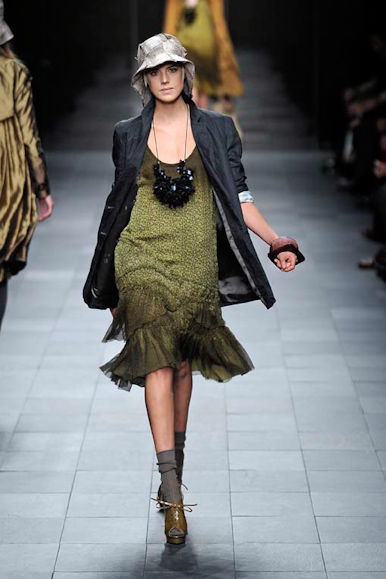 desfile-burberry-milanverao2009rtw-110