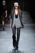desfile-burberry-milanverao2009rtw-112