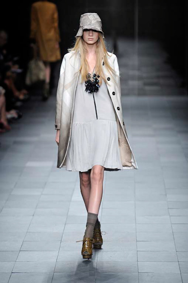 desfile-burberry-milanverao2009rtw-113