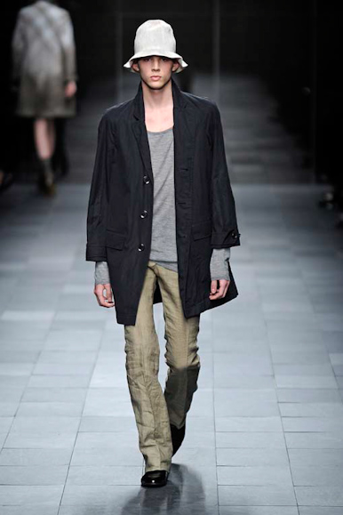 desfile-burberry-milanverao2009rtw-115