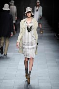 desfile-burberry-milanverao2009rtw-116