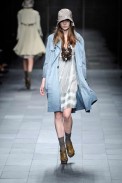desfile-burberry-milanverao2009rtw-118