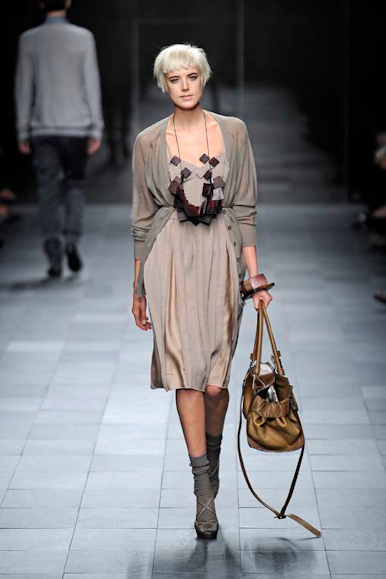 desfile-burberry-milanverao2009rtw-127