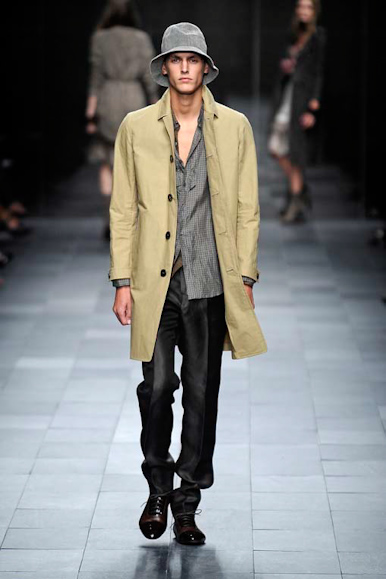 desfile-burberry-milanverao2009rtw-131
