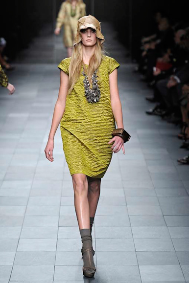 desfile-burberry-milanverao2009rtw-139