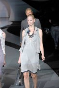 desfile-emporioarmani-milanverao2009rtw-117