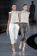 desfile-emporioarmani-milanverao2009rtw-119