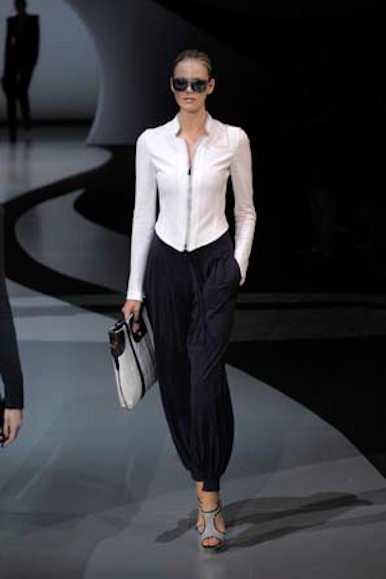 desfile-emporioarmani-milanverao2009rtw-134