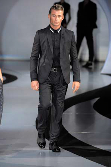 desfile-emporioarmani-milanverao2009rtw-144