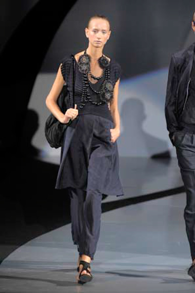 desfile-emporioarmani-milanverao2009rtw-146