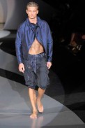 desfile-emporioarmani-milanverao2009rtw-151