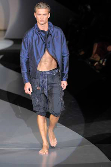 desfile-emporioarmani-milanverao2009rtw-151