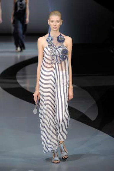 desfile-emporioarmani-milanverao2009rtw-154