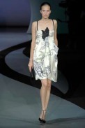 desfile-emporioarmani-milanverao2009rtw-162
