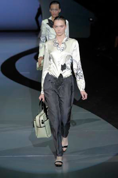desfile-emporioarmani-milanverao2009rtw-163