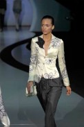 desfile-emporioarmani-milanverao2009rtw-164