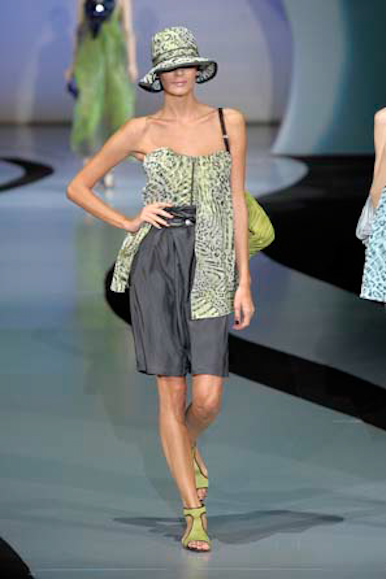 desfile-emporioarmani-milanverao2009rtw-168