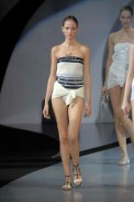 desfile-emporioarmani-milanverao2009rtw-176