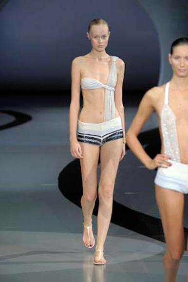 desfile-emporioarmani-milanverao2009rtw-181