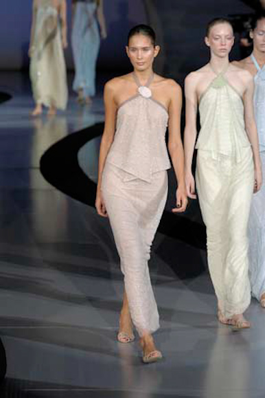 desfile-emporioarmani-milanverao2009rtw-183