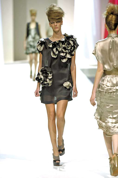 desfile-moschino-milanverao2009rtw-146