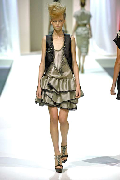 desfile-moschino-milanverao2009rtw-147