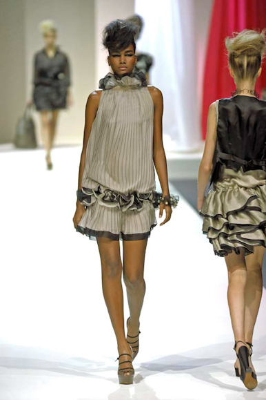 desfile-moschino-milanverao2009rtw-148