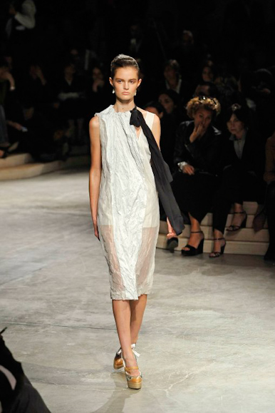 desfile-prada-milanverao2009rtw-106