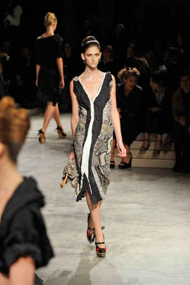 desfile-prada-milanverao2009rtw-123