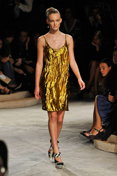 desfile-prada-milanverao2009rtw-136