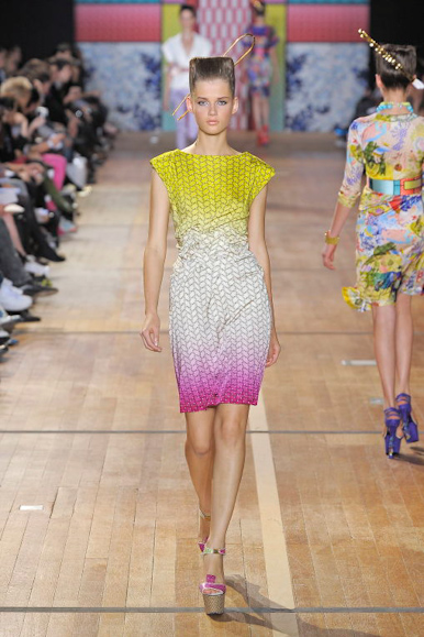 desfile-bassobrooke-londresverao2009rtw-106