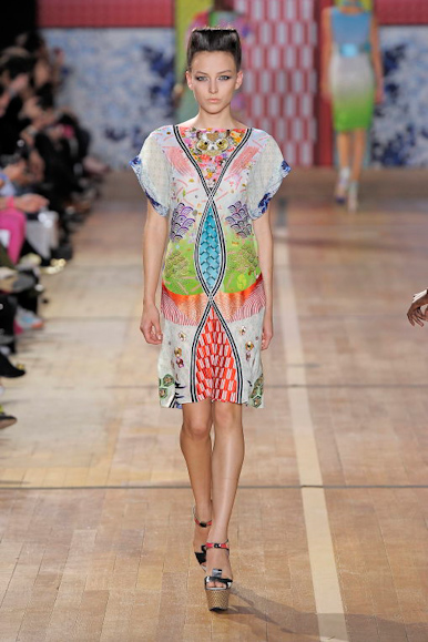 desfile-bassobrooke-londresverao2009rtw-113