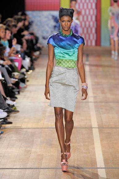 desfile-bassobrooke-londresverao2009rtw-119