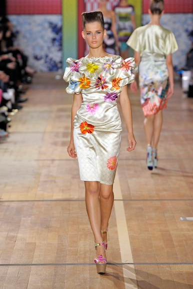 desfile-bassobrooke-londresverao2009rtw-125