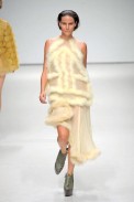 desfile-ckane-londresverao2009rtw-127