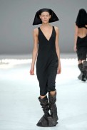 desfile-rickyowens-parisveraortw2009-101