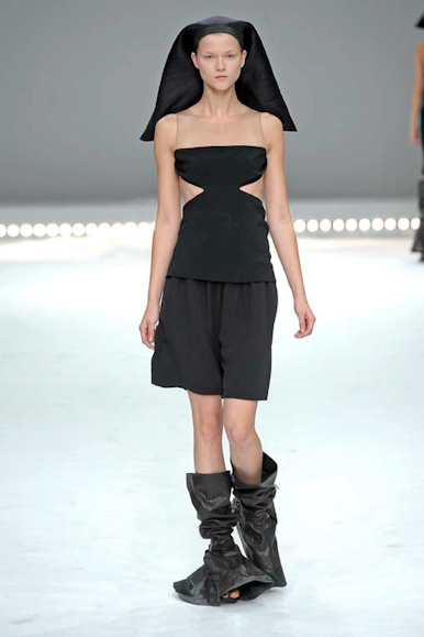 desfile-rickyowens-parisveraortw2009-102