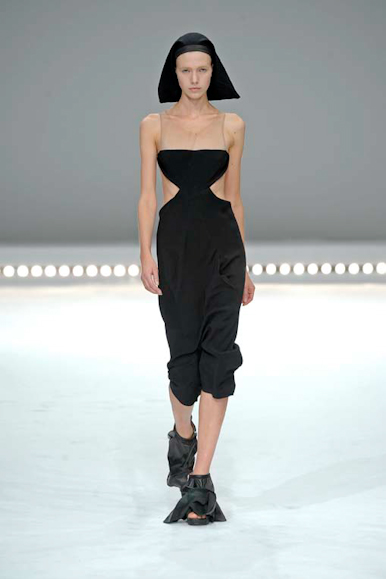 desfile-rickyowens-parisveraortw2009-105