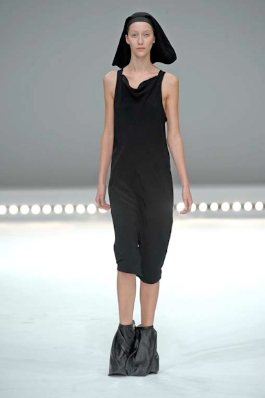 desfile-rickyowens-parisveraortw2009-106