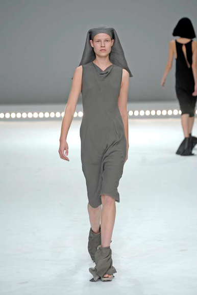 desfile-rickyowens-parisveraortw2009-107