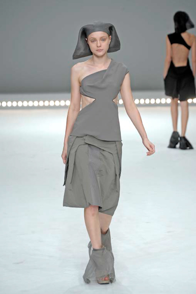 desfile-rickyowens-parisveraortw2009-109