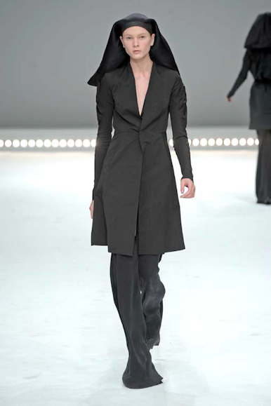 desfile-rickyowens-parisveraortw2009-122