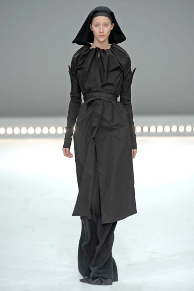 desfile-rickyowens-parisveraortw2009-124