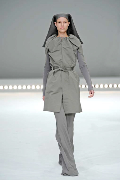 desfile-rickyowens-parisveraortw2009-125