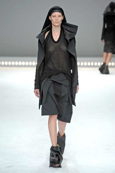 desfile-rickyowens-parisveraortw2009-128