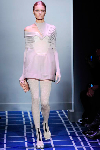 desfile-balenciaga-parisverao2009rtw-101