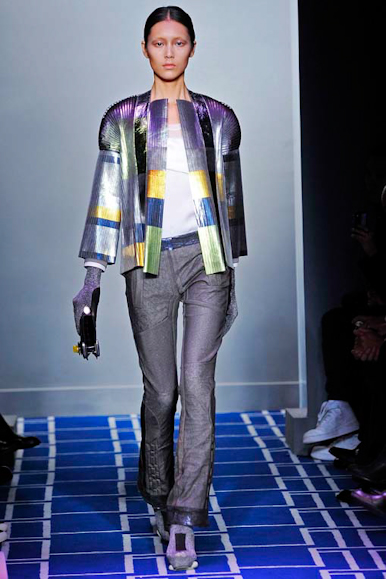 desfile-balenciaga-parisverao2009rtw-110