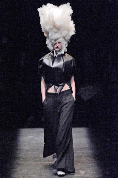 desfile-cdesgarcons-parisverao2009rtw-101